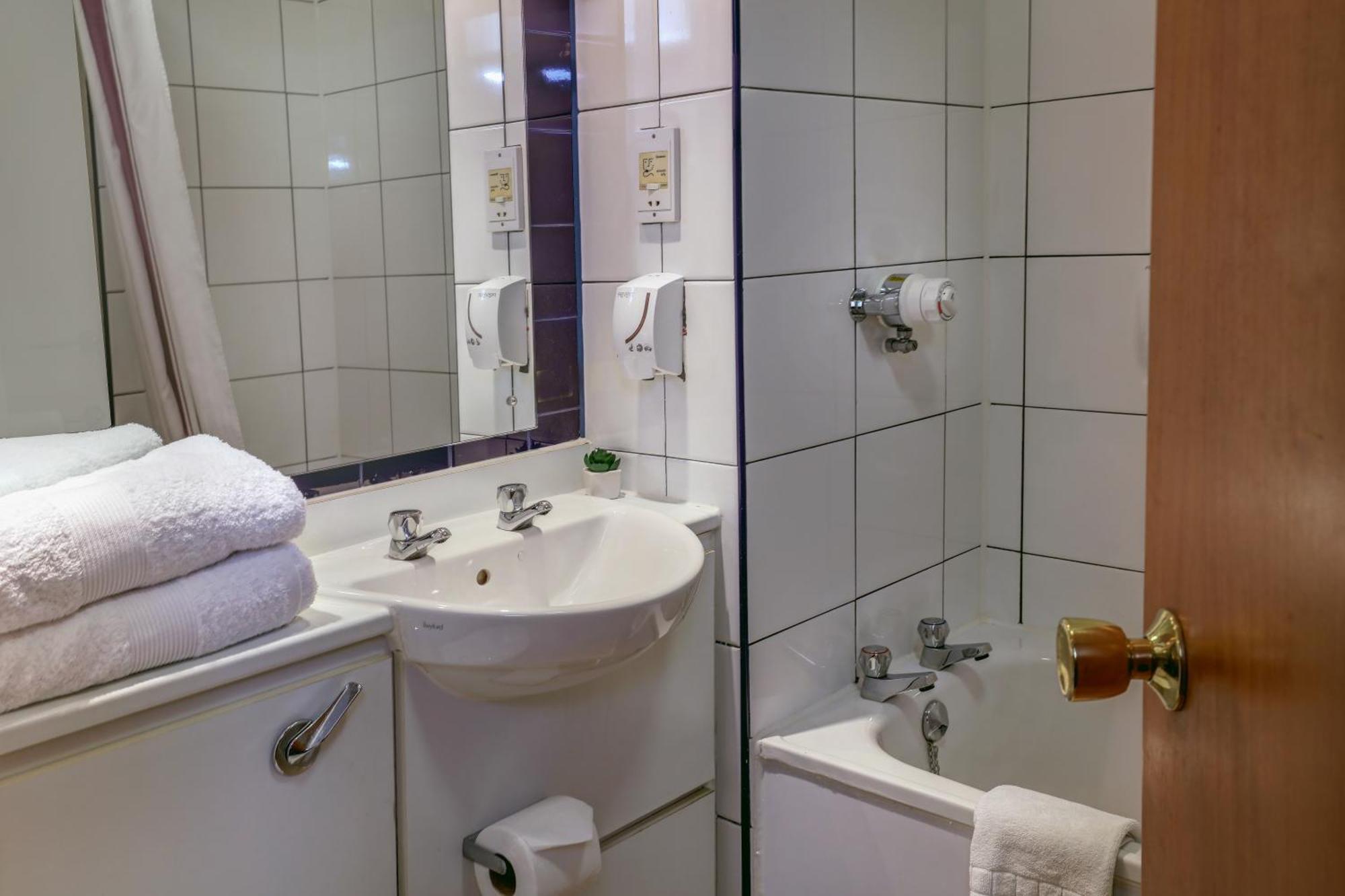 Casa Mere Manchester Airport, Knutsford, Sure Collection By Best Western Bagian luar foto